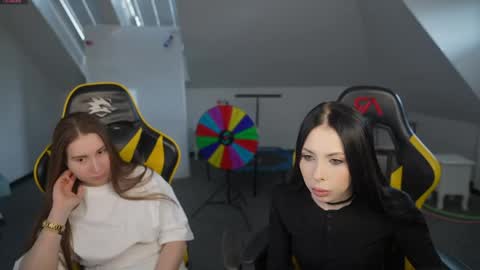 Sheryl online show from April 12, 10:42 am