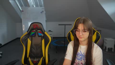 Sheryl online show from April 14, 10:10 am