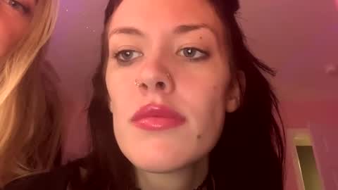 Snapshot of livingdeadgrl13 chatting on October 20, 7:20 am livingdeadgrl13 online show from October 20, 7:20 am