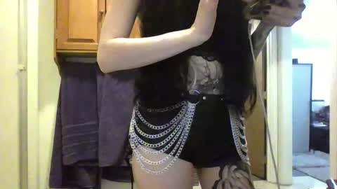 Snapshot of livmirage chatting on April 26, 3:59 am Liv Mirage online show from April 26, 3:59 am