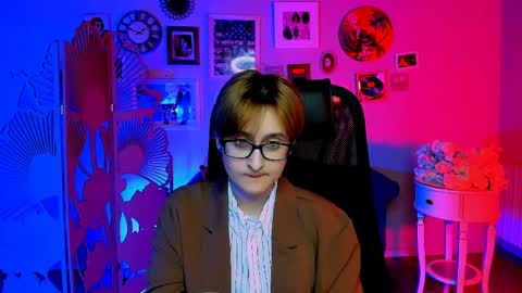 LixeLuna online show from April 7, 6:36 am