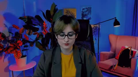 LixeLuna online show from April 16, 6:47 am