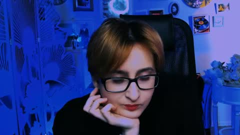 LixeLuna online show from April 17, 6:27 am