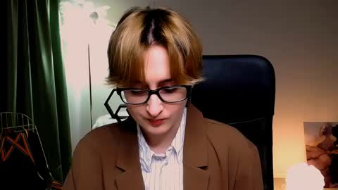 LixeLuna online show from April 18, 6:39 am