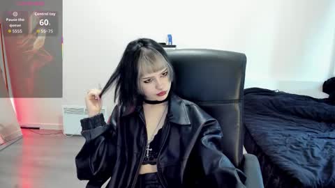 Snapshot of liyaluna chatting on October 10, 10:47 am LIA online show from October 10, 10:47 am