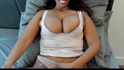 Snapshot of liyanamee chatting on October 3, 11:57 pm Liyanamee online show from October 3, 11:57 pm