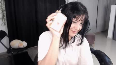 Elizabeth online show from February 3, 2:21 am