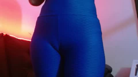 Snapshot of liz_fe chatting on February 19, 9:36 pm liz_fe online show from February 19, 9:36 pm