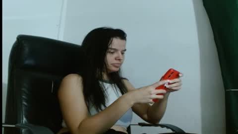 Snapshot of liz_fe chatting on February 9, 1:31 am liz_fe online show from February 9, 1:31 am