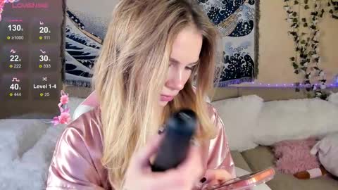 Snapshot of liza_mills chatting on December 16, 12:32 pm Liza online show from December 16, 12:32 pm