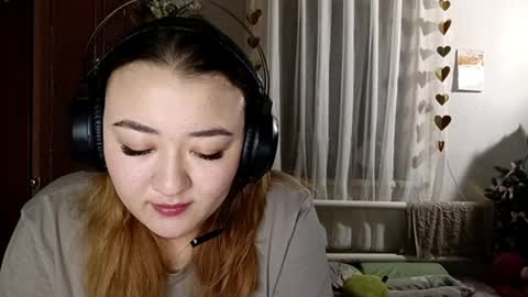 Molly online show from March 31, 5:35 pm