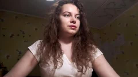 Molly online show from April 15, 5:20 pm