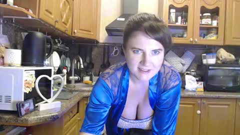 LizaCakes online show from September 24, 2:31 pm