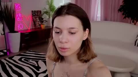 Snapshot of lizalovel chatting on June 15, 7:32 am lizalovel online show from June 15, 7:32 am