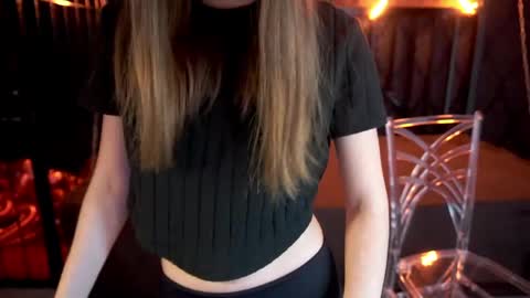 lizatiffanya_ online show from April 15, 1:40 pm