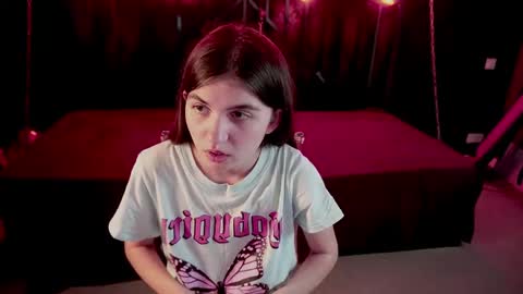 lizatiffanya_ online show from April 19, 6:10 pm