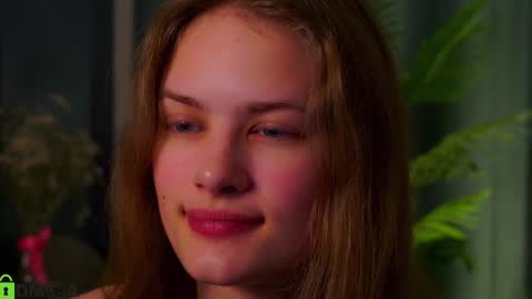 Snapshot of lizbethcoll chatting on December 14, 5:58 pm Sunnheart online show from December 14, 5:58 pm