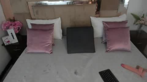 Liz  online show from July 22, 7:49 pm