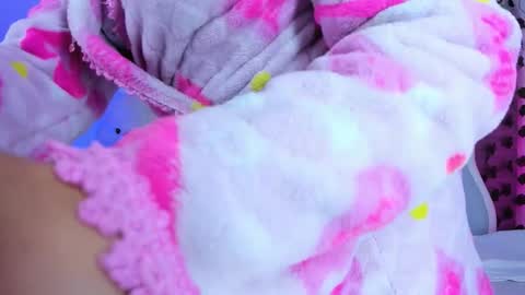 Snapshot of lizeth__b chatting on December 20, 7:10 pm Lizeth online show from December 20, 7:10 pm