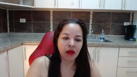 Snapshot of lizeth_bels chatting on June 16, 11:57 am L I Z E T H online show from June 16, 11:57 am
