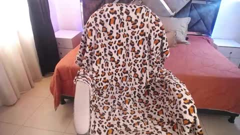 Snapshot of lizha_milf chatting on March 11, 7:58 pm Lizha online show from March 11, 7:58 pm