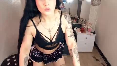 Snapshot of lizha_milf chatting on November 11, 6:19 pm Lizha online show from November 11, 6:19 pm