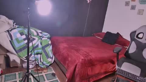 Snapshot of lizz_milf chatting on September 12, 7:03 pm lizz_milf online show from September 12, 7:03 pm