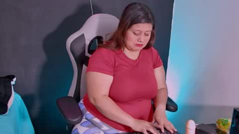 Snapshot of lizz_milf chatting on September 23, 5:05 pm lizz_milf online show from September 23, 5:05 pm