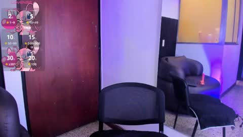 lizz online show from April 17, 8:01 pm