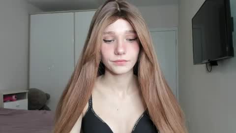 lizza_a online show from May 12, 5:04 am