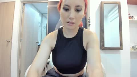 Snapshot of lizzdoux chatting on September 30, 2:49 am lizzdoux online show from September 30, 2:49 am