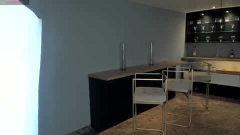 Snapshot of lizzhamilton_ chatting on January 13, 11:27 pm Lizzi online show from January 13, 11:27 pm