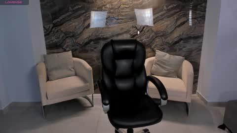 Snapshot of lizzhamilton_ chatting on January 26, 10:13 pm Lizzi online show from January 26, 10:13 pm