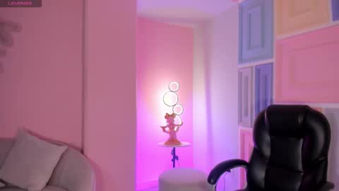 Snapshot of lizzhamilton_ chatting on September 14, 5:56 pm Lizzi online show from September 14, 5:56 pm