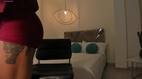 Snapshot of lizzhamilton_ chatting on October 18, 10:32 pm Lizzi online show from October 18, 10:32 pm