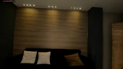 Snapshot of lizzhamilton_ chatting on October 30, 8:20 pm Lizzi online show from October 30, 8:20 pm