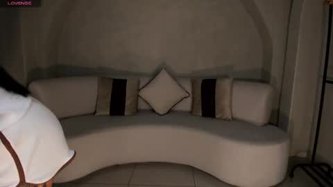 Snapshot of lizzhamilton_ chatting on November 10, 9:03 pm Lizzi online show from November 10, 9:03 pm