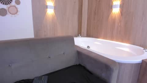 lizzie_williamss online show from March 13, 3:13 am