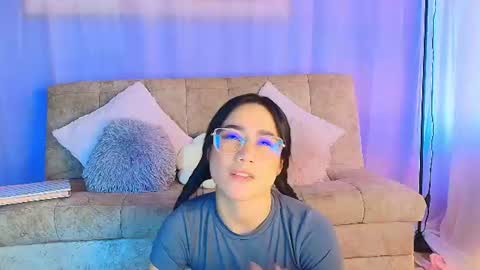 lizzy_kane online show from June 18, 8:35 pm