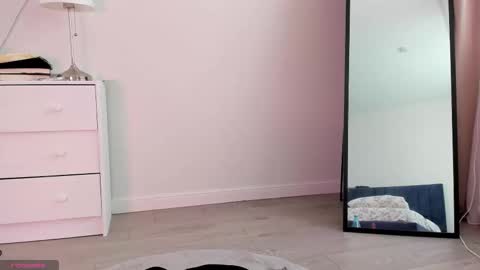 Lizzy online show from September 10, 6:24 am