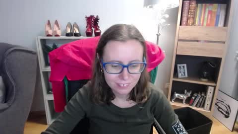 Lizzy online show from November 4, 5:17 am