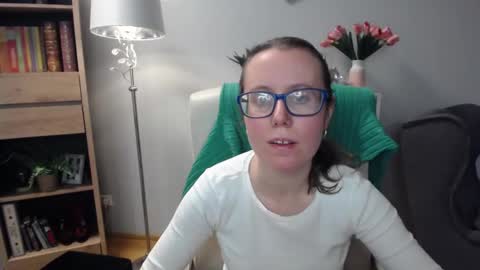 Lizzy online show from March 10, 5:45 am