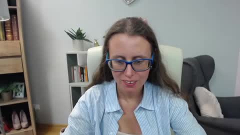 Lizzy online show from July 7, 7:56 am