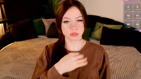 Lizzy online show from April 7, 9:37 pm