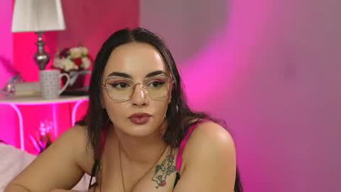 Snapshot of lizzybliss chatting on June 1, 5:25 pm Lizzy online show from June 1, 5:25 pm