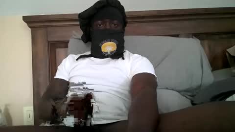 Snapshot of llcoolblack chatting on April 21, 5:50 pm llcoolblack online show from April 21, 5:50 pm