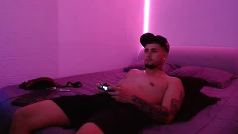 lliamm 2 online show from February 7, 8:53 pm