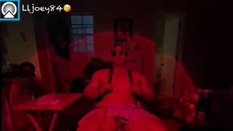 Snapshot of lljoey84 chatting on February 20, 5:48 am lljoey84 online show from February 20, 5:48 am