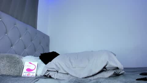 Snapshot of lm_adrii chatting on December 22, 8:14 pm lm_adrii online show from December 22, 8:14 pm