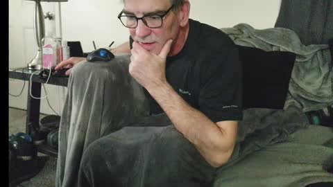 Snapshot of lngdickdaddy chatting on May 14, 7:04 am LongDick Daddy online show from May 14, 7:04 am